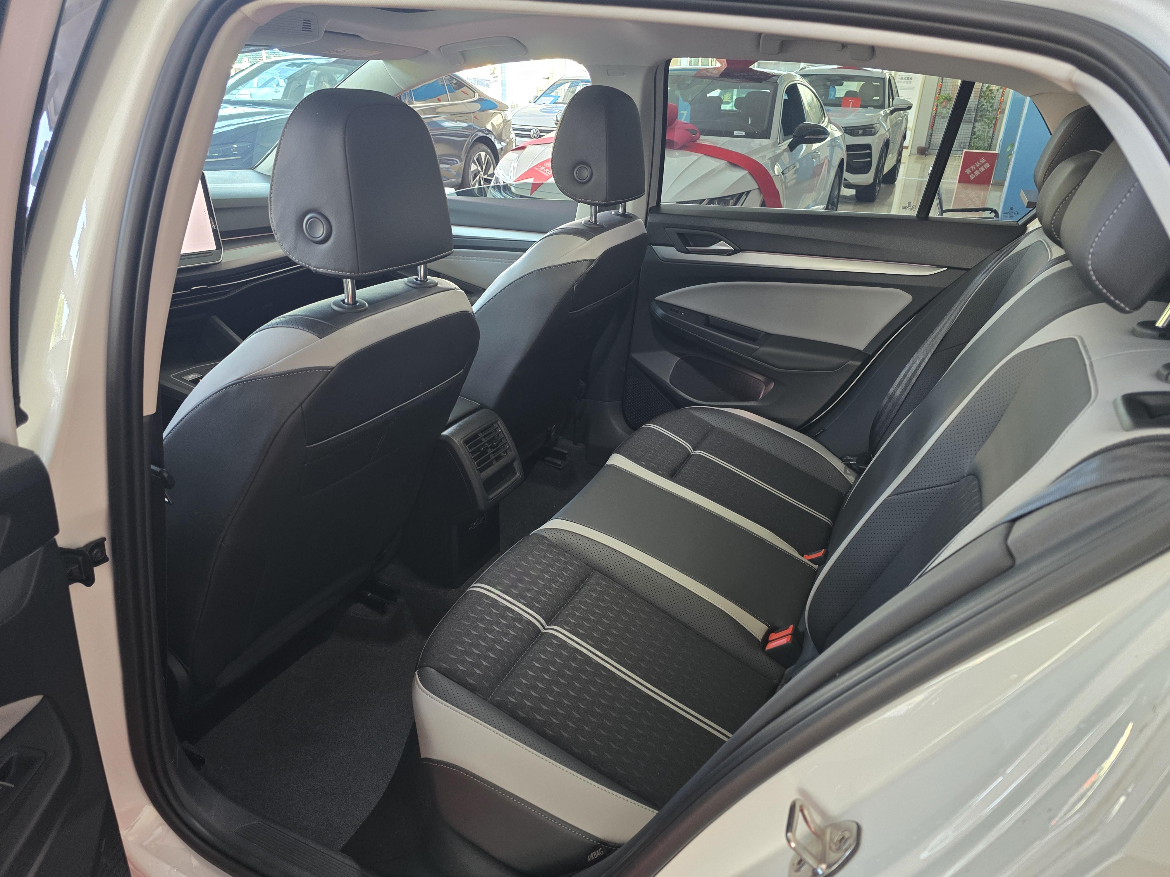 Volkswagen Golf Sportsvan 2025 thumb 11