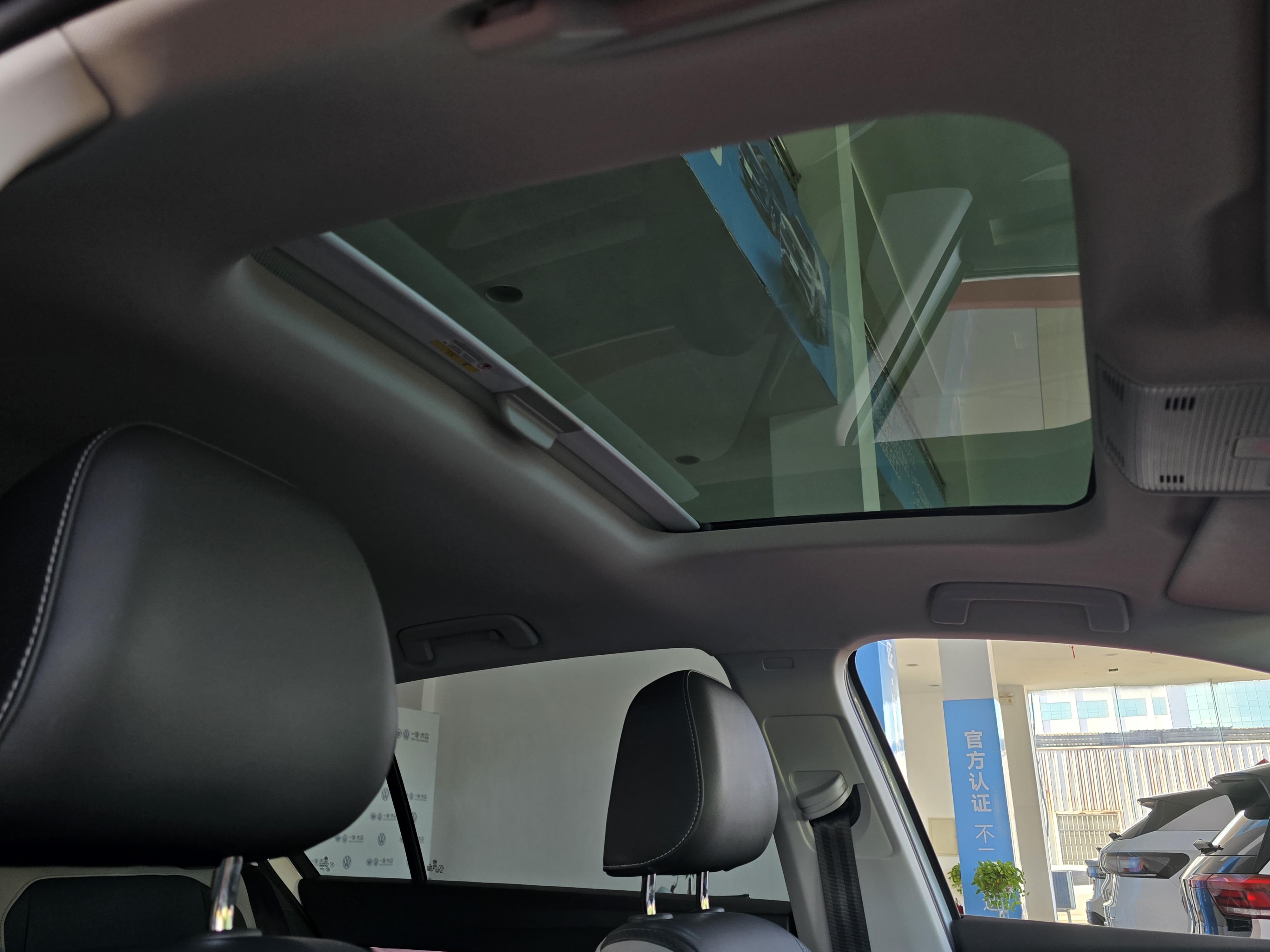 Volkswagen Golf Sportsvan 2025 thumb 12