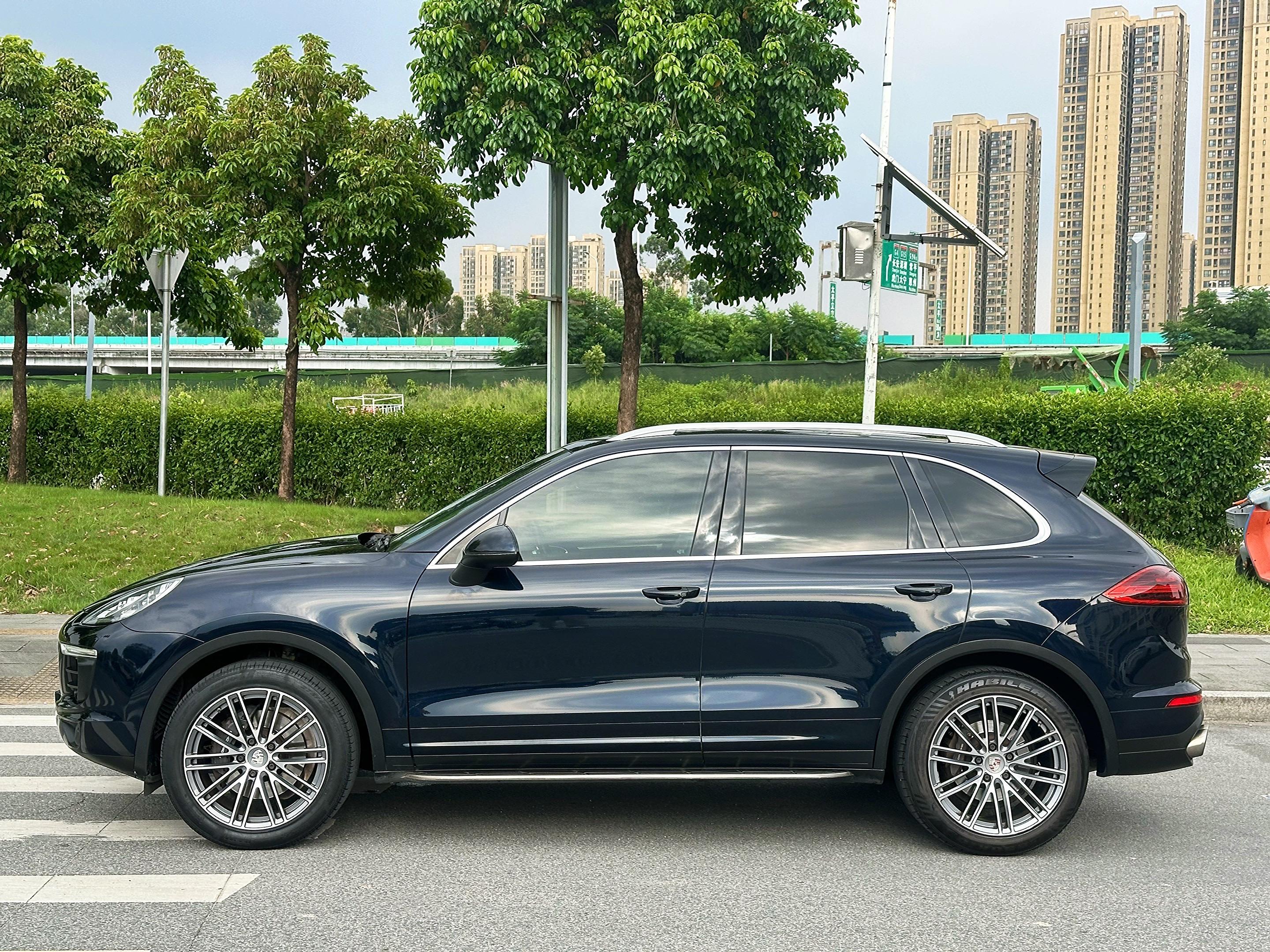 Porsche Cayenne 2016 thumb 2