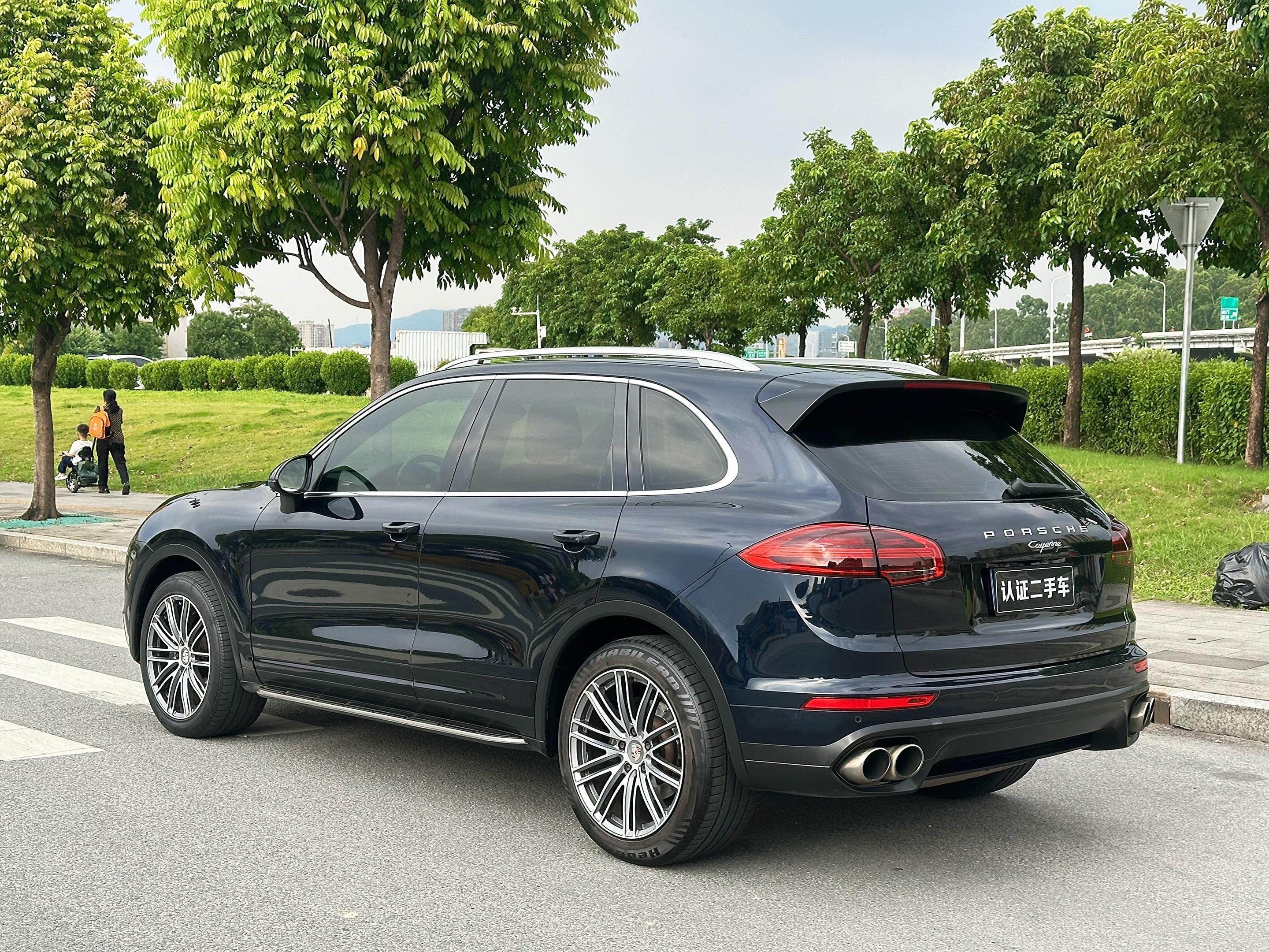 Porsche Cayenne 2016 thumb 3