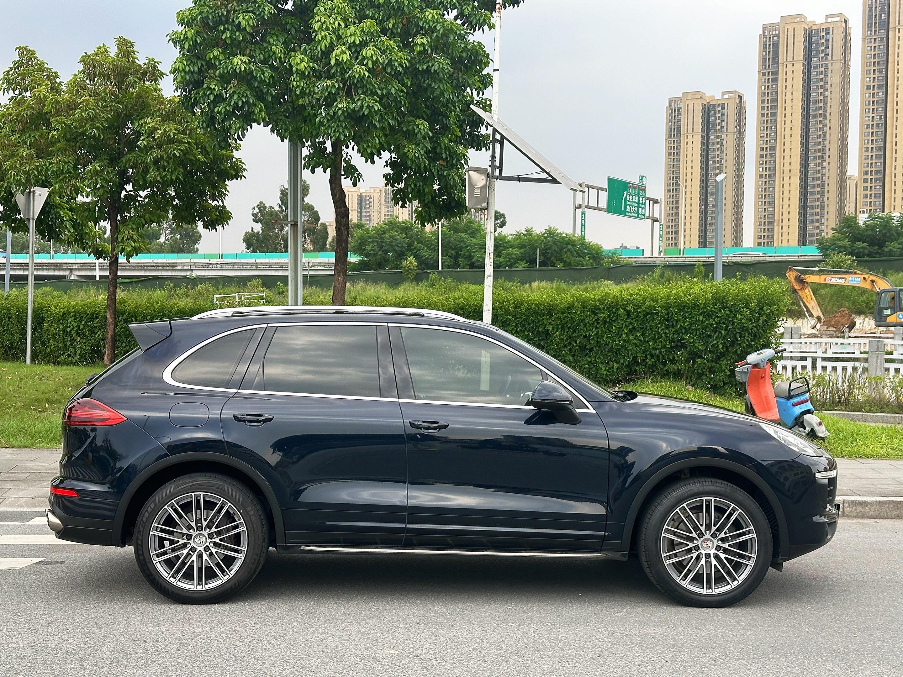 Porsche Cayenne 2016 thumb 6