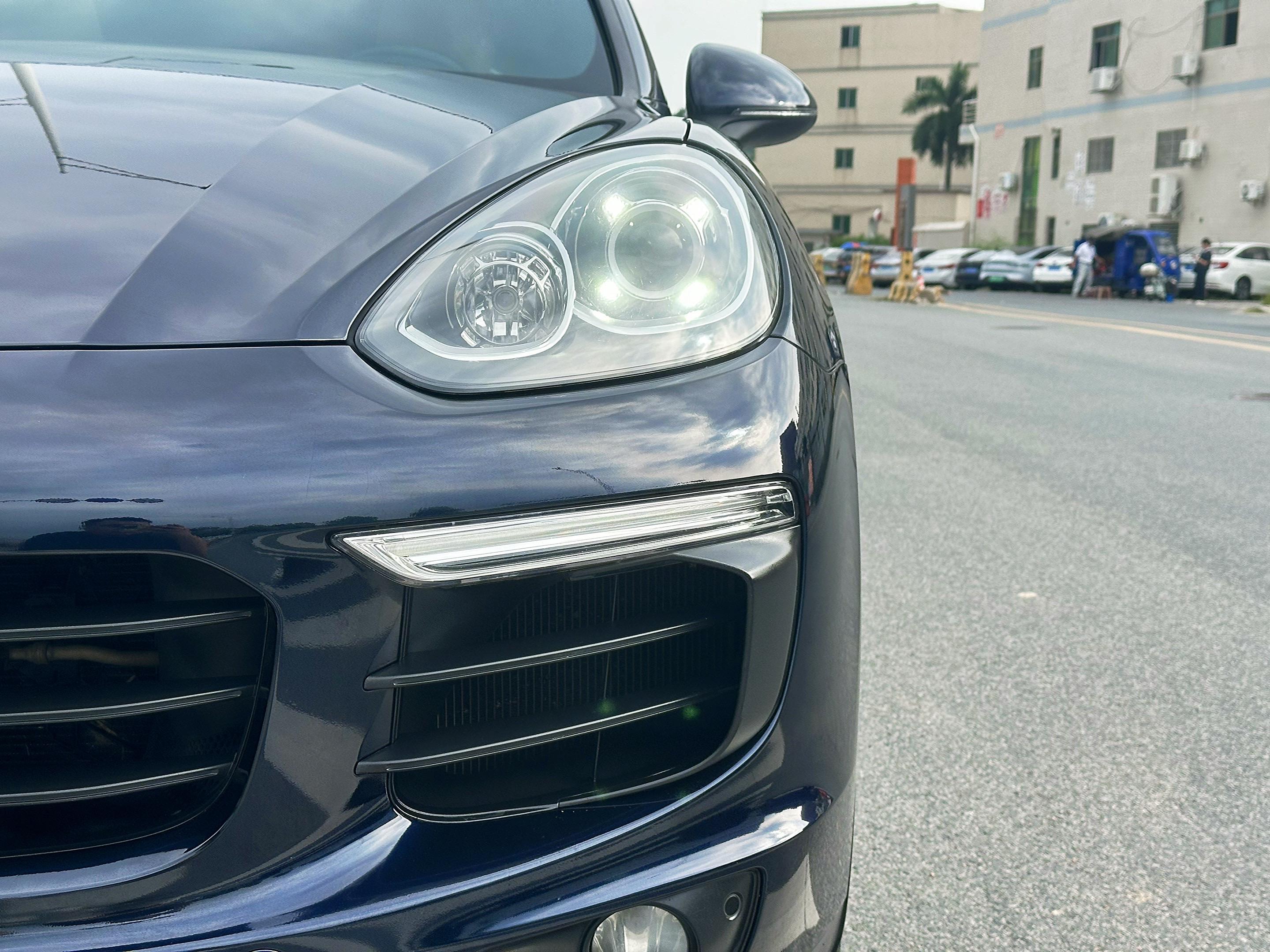 Porsche Cayenne 2016 thumb 7