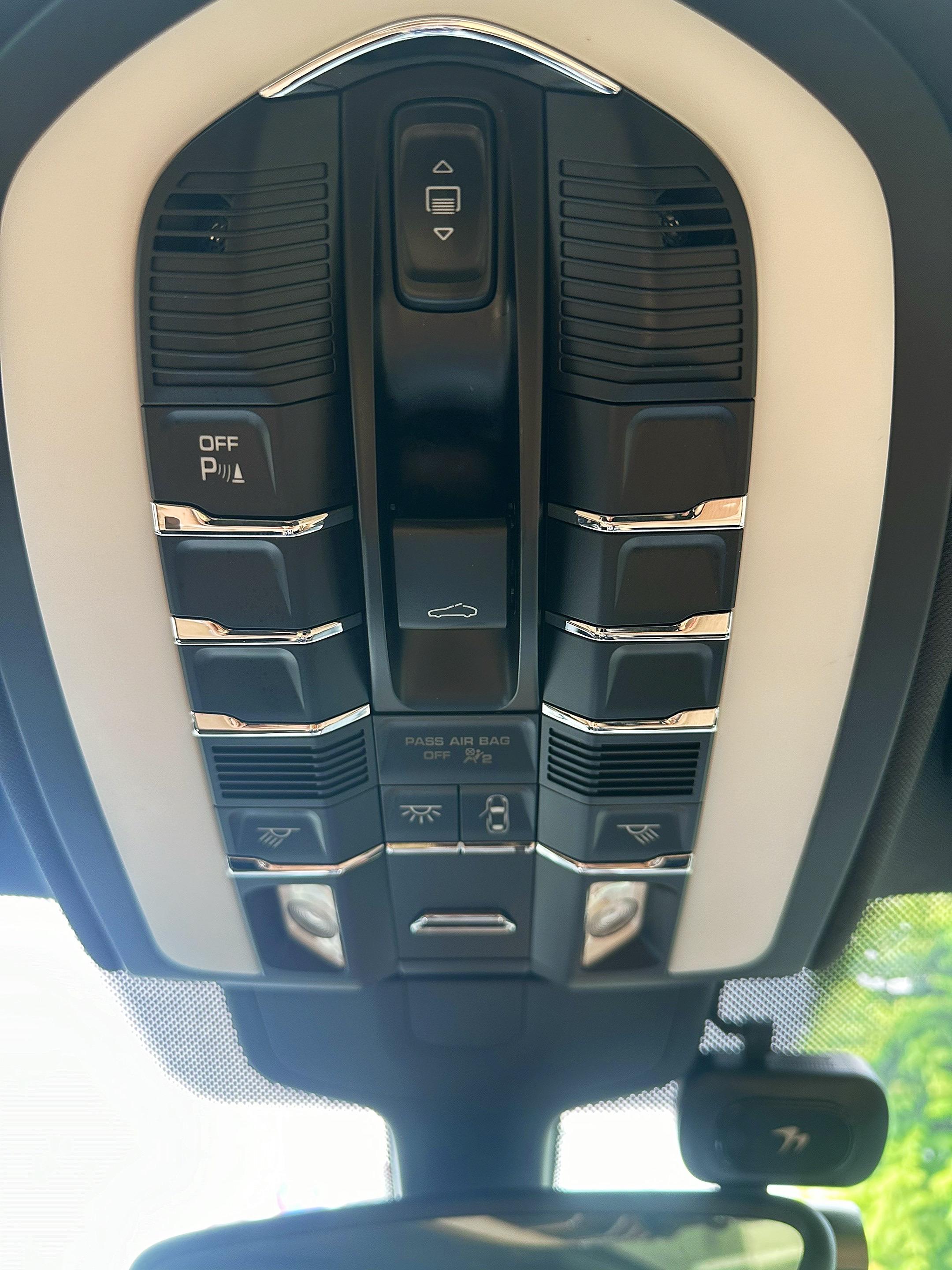 Porsche Cayenne 2016 thumb 12