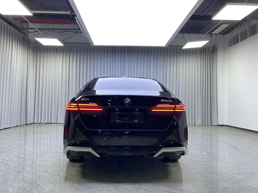 BMW 5 серии 2024 thumb 3