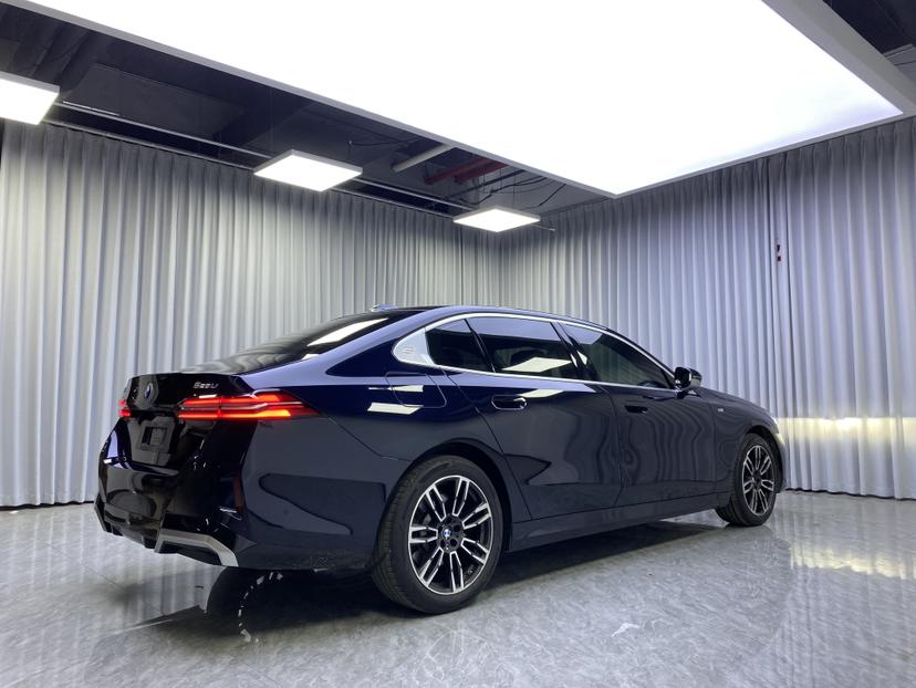 BMW 5 серии 2024 thumb 4