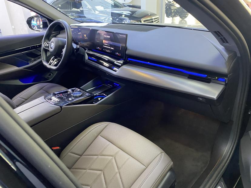 BMW 5 серии 2024 thumb 6