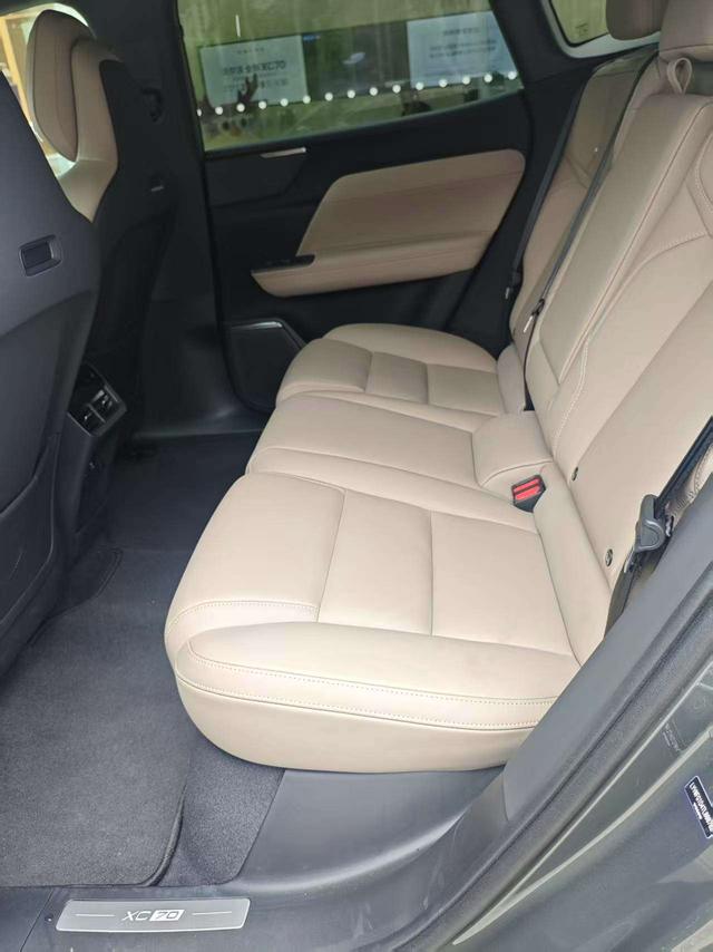 Volvo XC70 2026 thumb 7