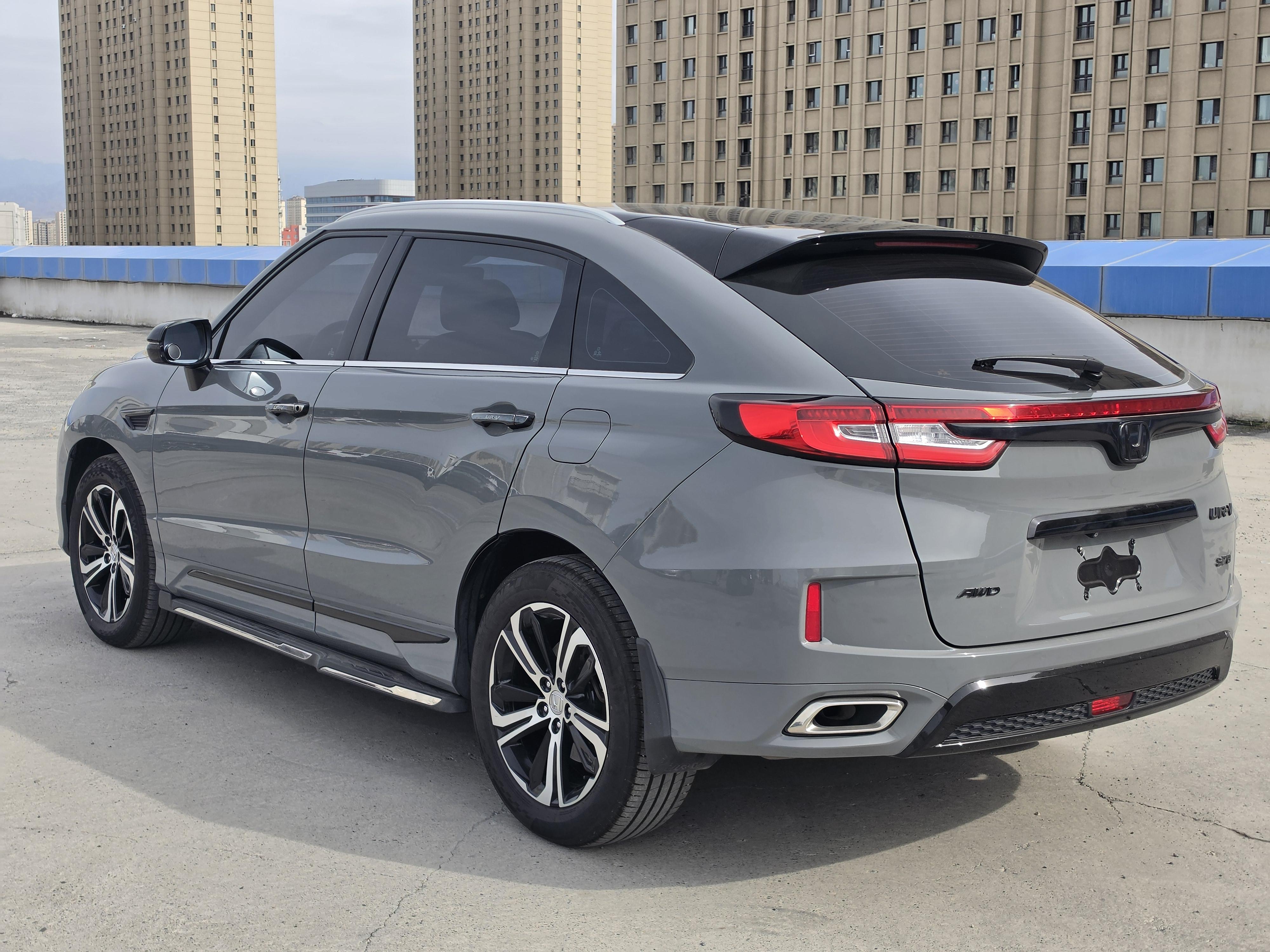 Honda UR-V 2017 thumb 2