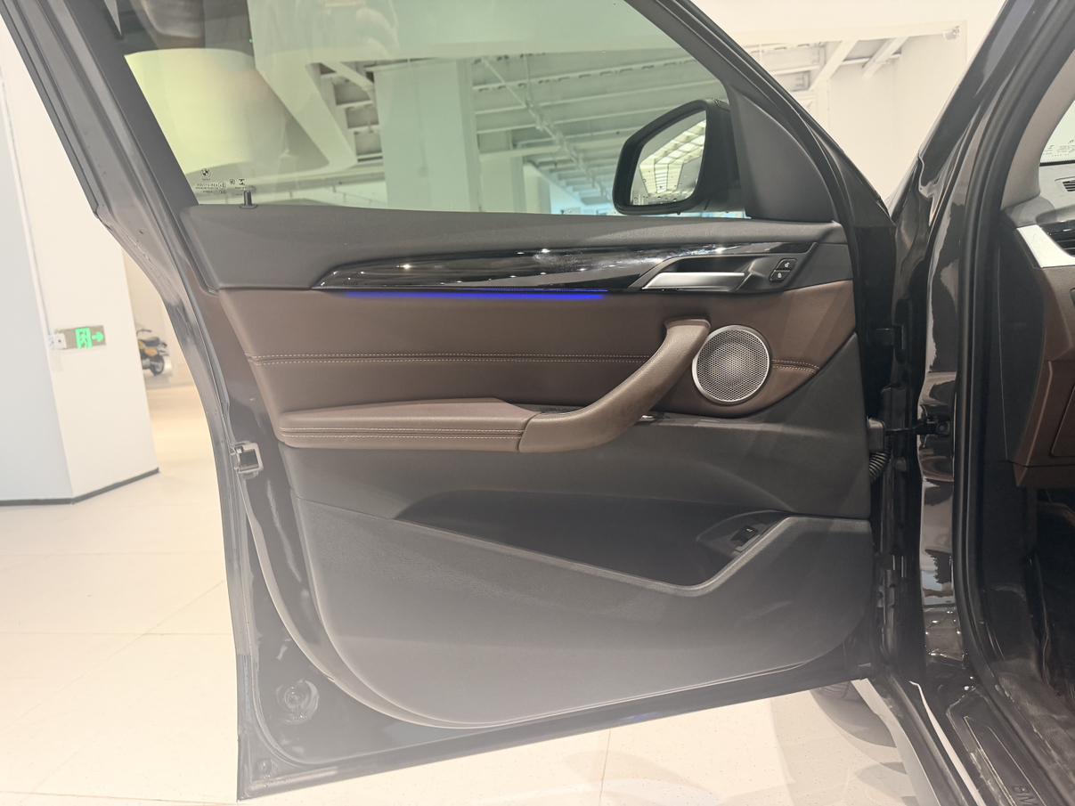 BMW X1 2021 thumb 8
