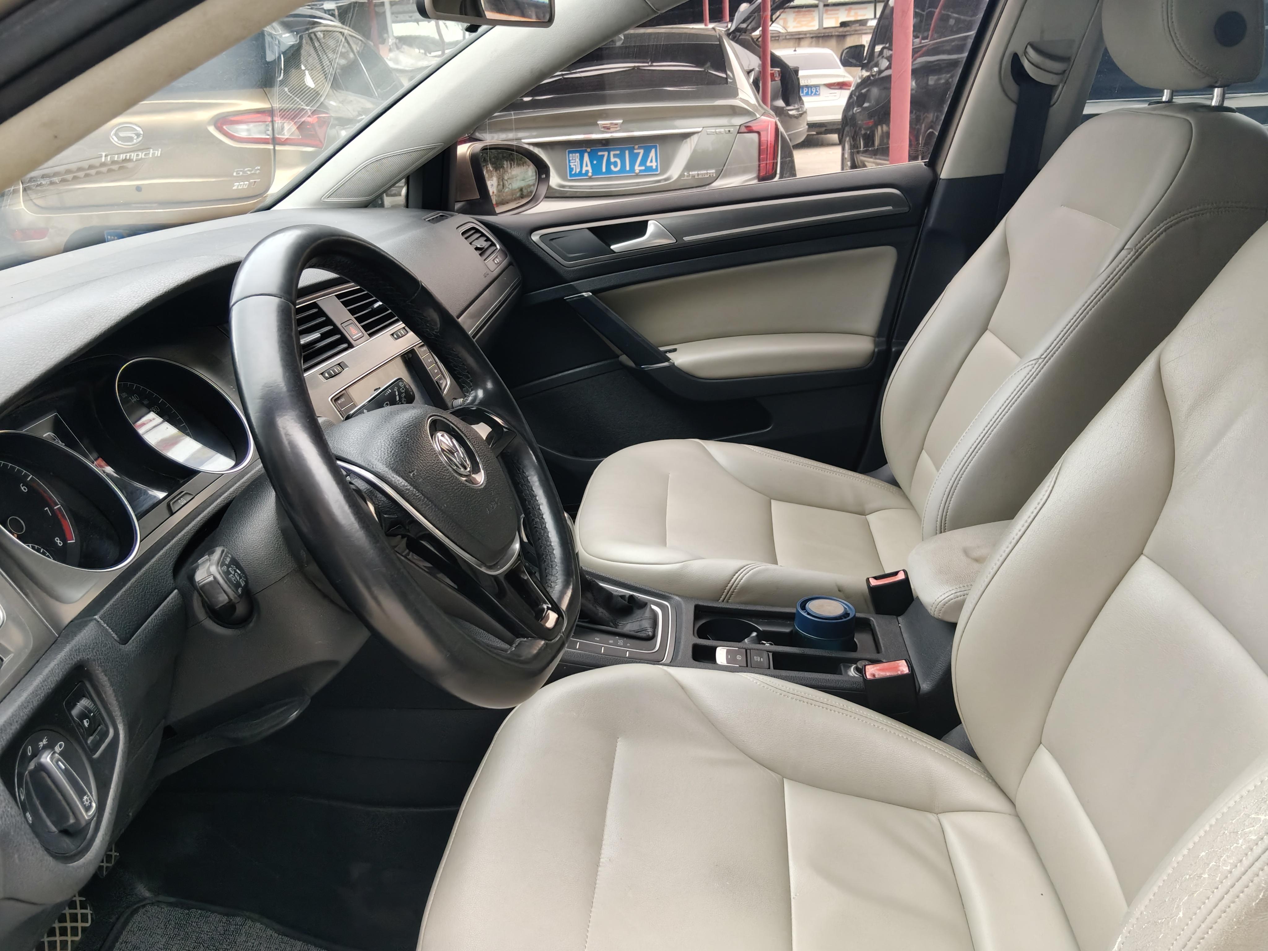 Volkswagen Golf Sportsvan 2015 thumb 7