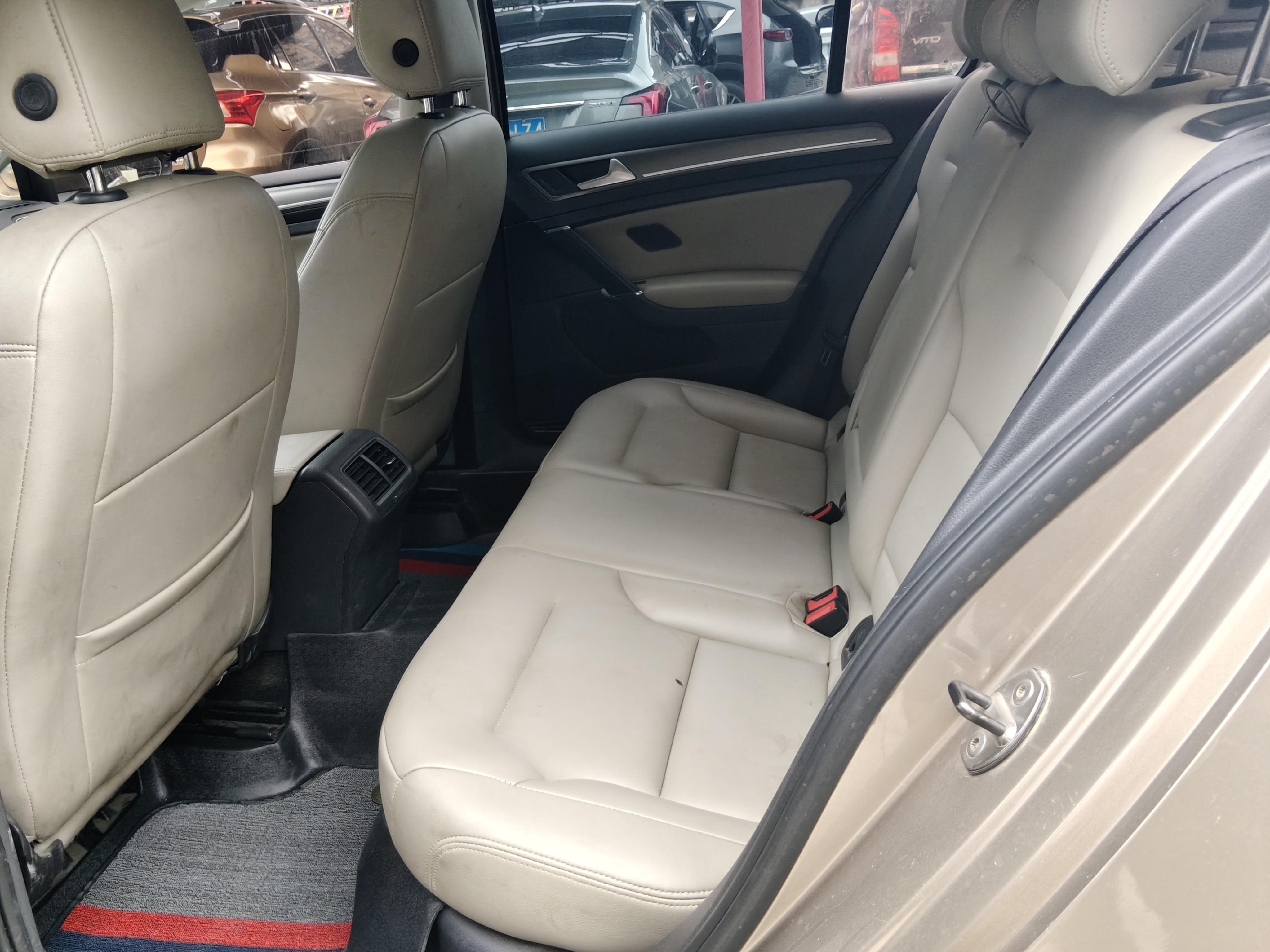Volkswagen Golf Sportsvan 2015 thumb 8