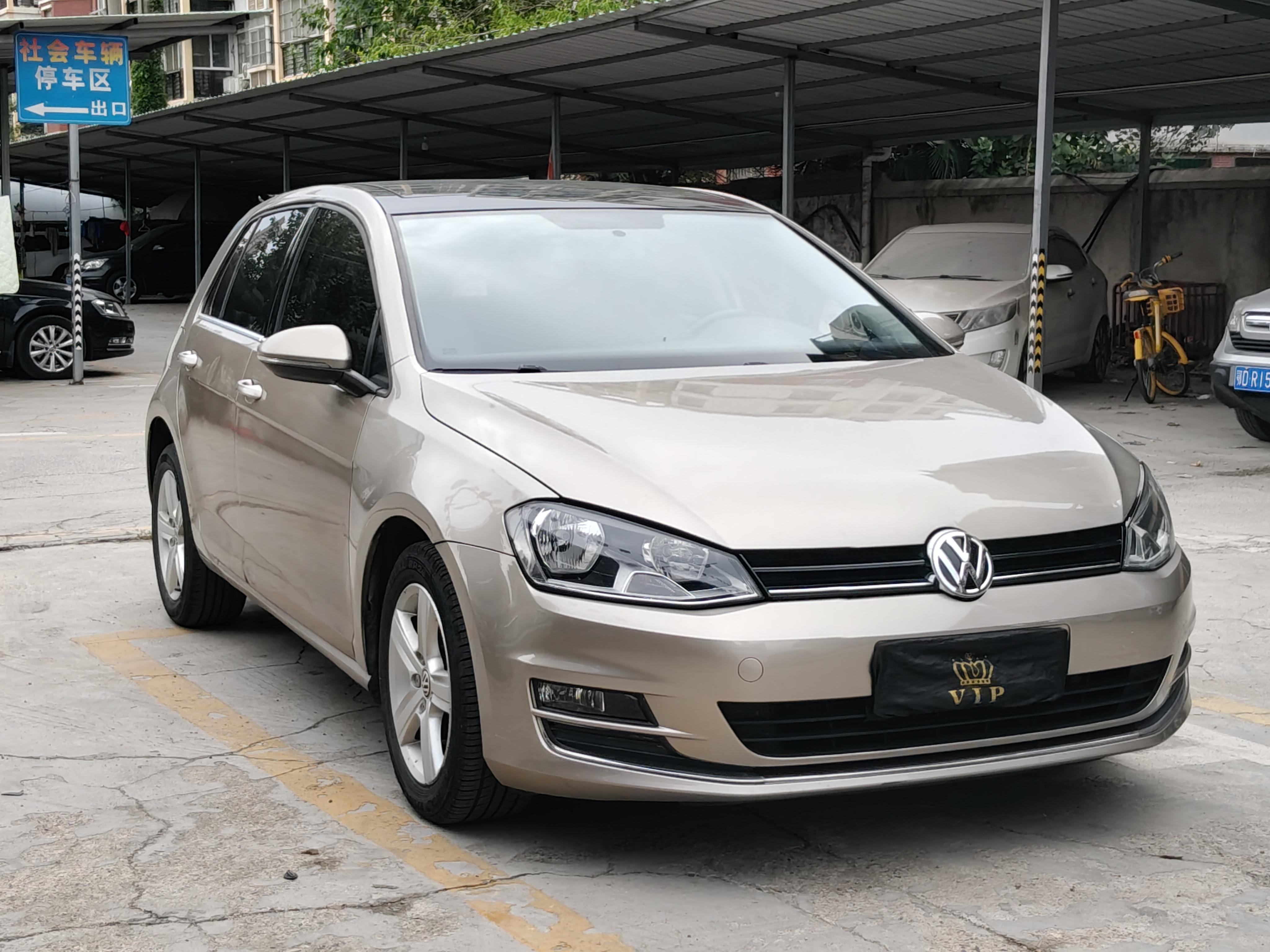 Volkswagen Golf Sportsvan 2015 thumb 12