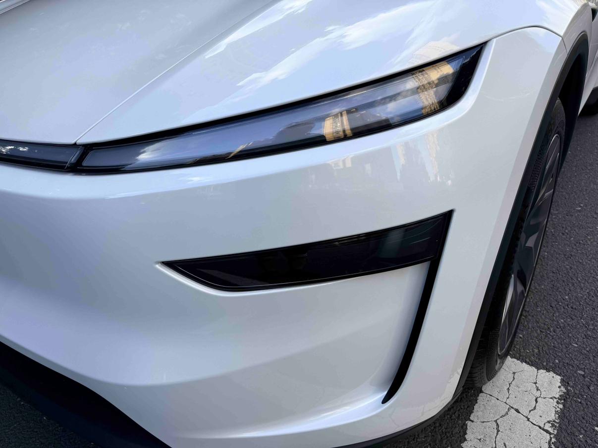 Tesla Model Y 2026 thumb 4