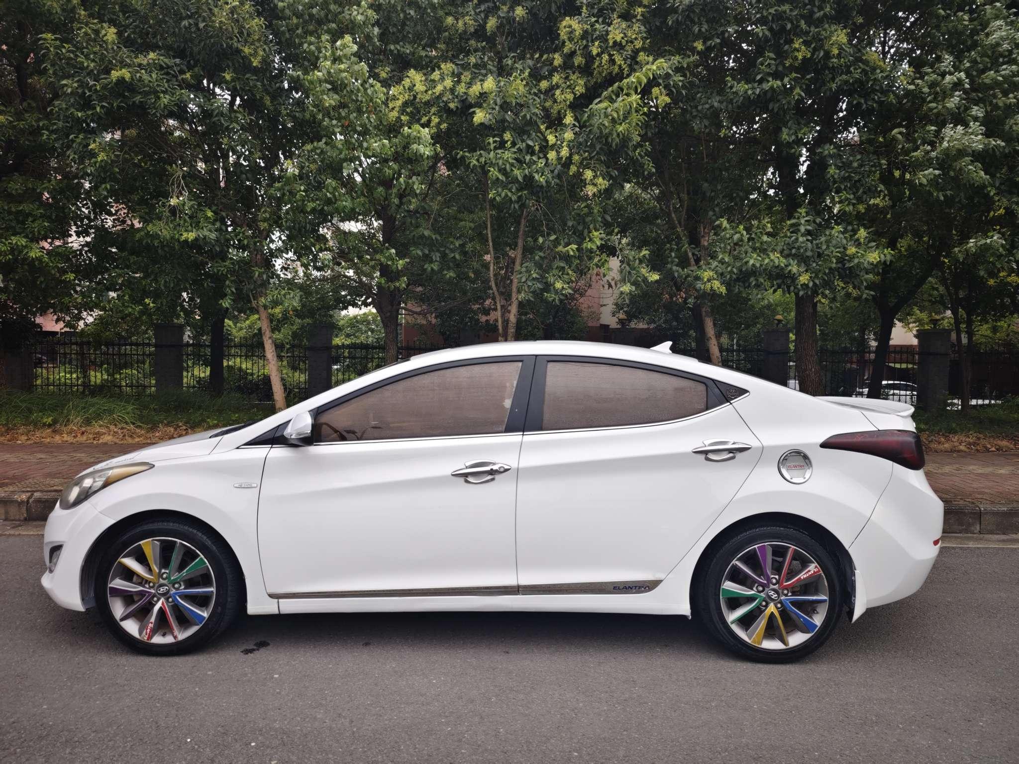 Hyundai Elantra 2015 thumb 2