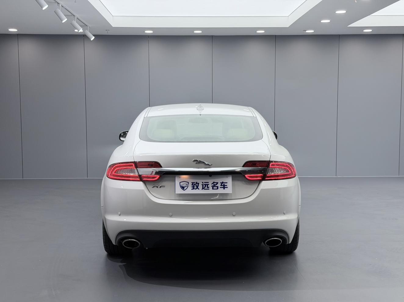 Jaguar XF 2013 thumb 3