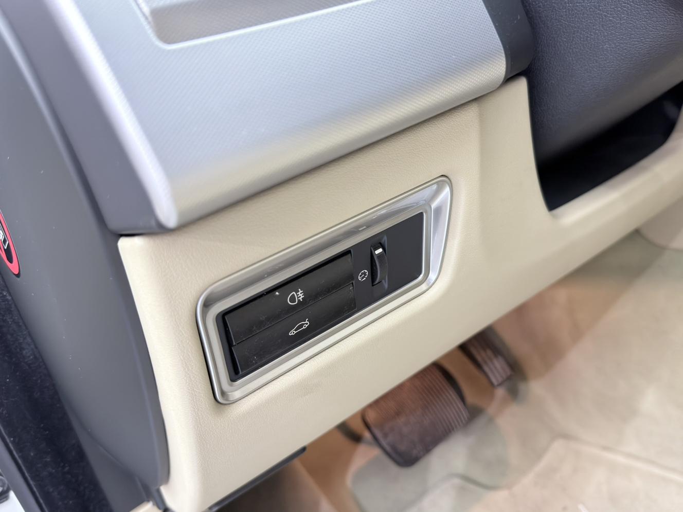 Jaguar XF 2013 thumb 7