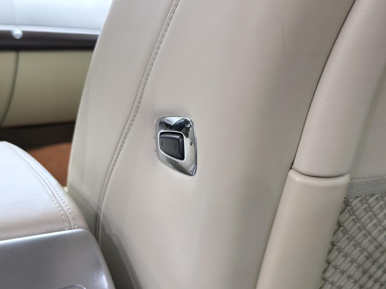 Jaguar XF 2013 thumb 11