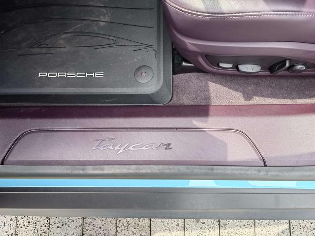 Porsche Taycan 2022 thumb 6