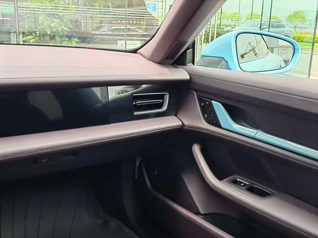 Porsche Taycan 2022 thumb 7