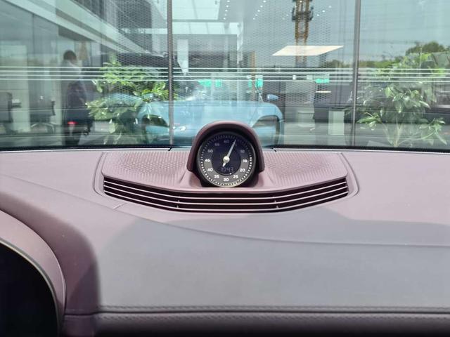Porsche Taycan 2022 thumb 10