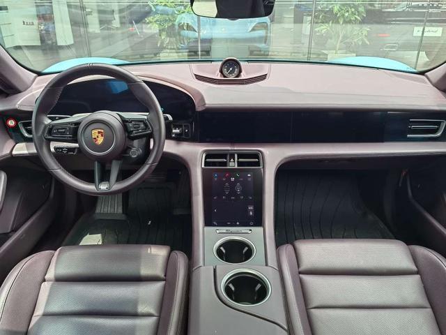 Porsche Taycan 2022 thumb 12