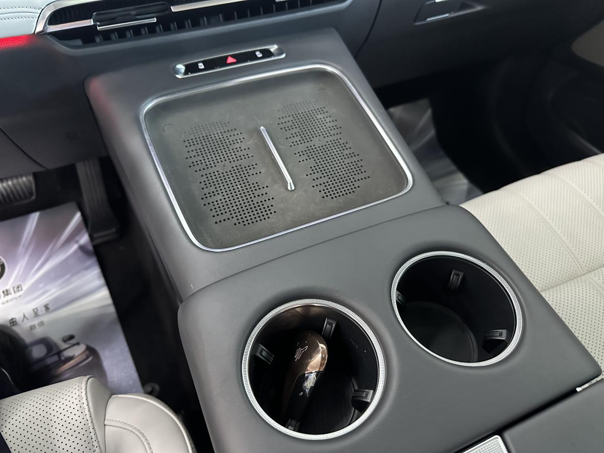 Voyah PHEV 2025 thumb 7