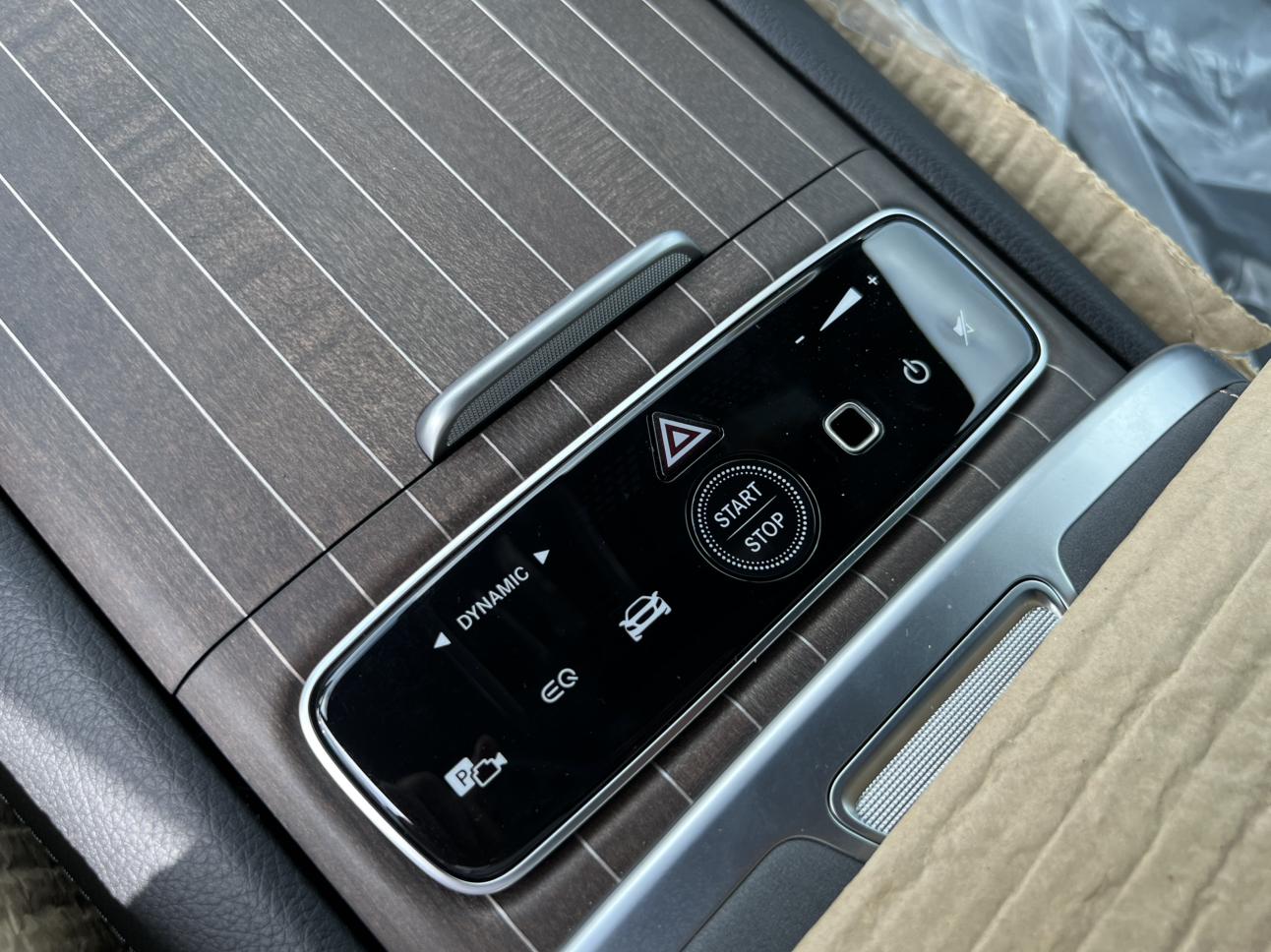 Mercedes-Benz EQS SUV 2025 thumb 6