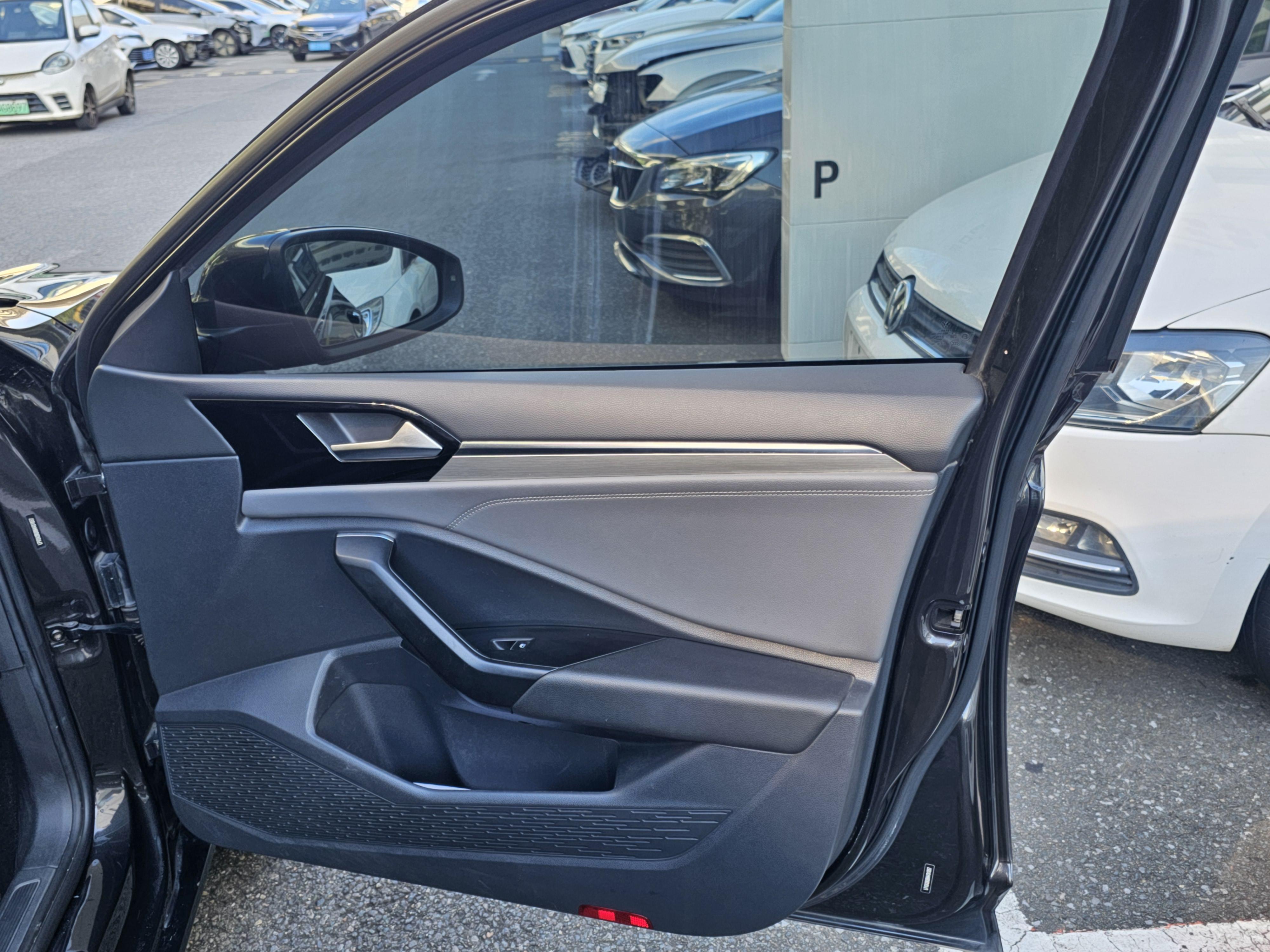 Volkswagen Sagitar 2022 thumb 8