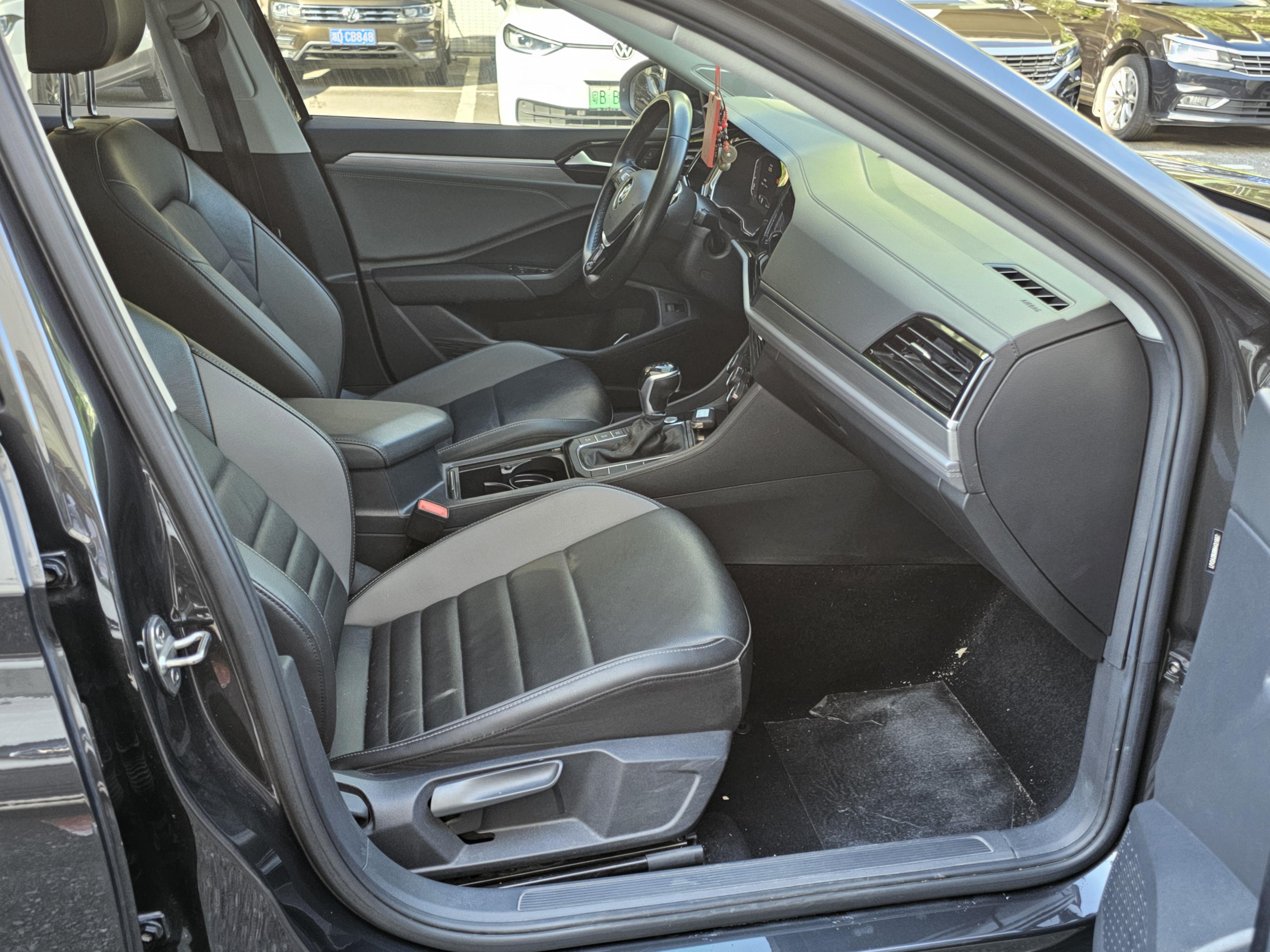 Volkswagen Sagitar 2022 thumb 10