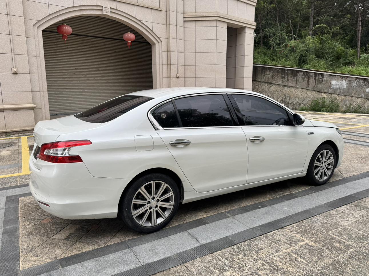 Peugeot 408 2015 thumb 4