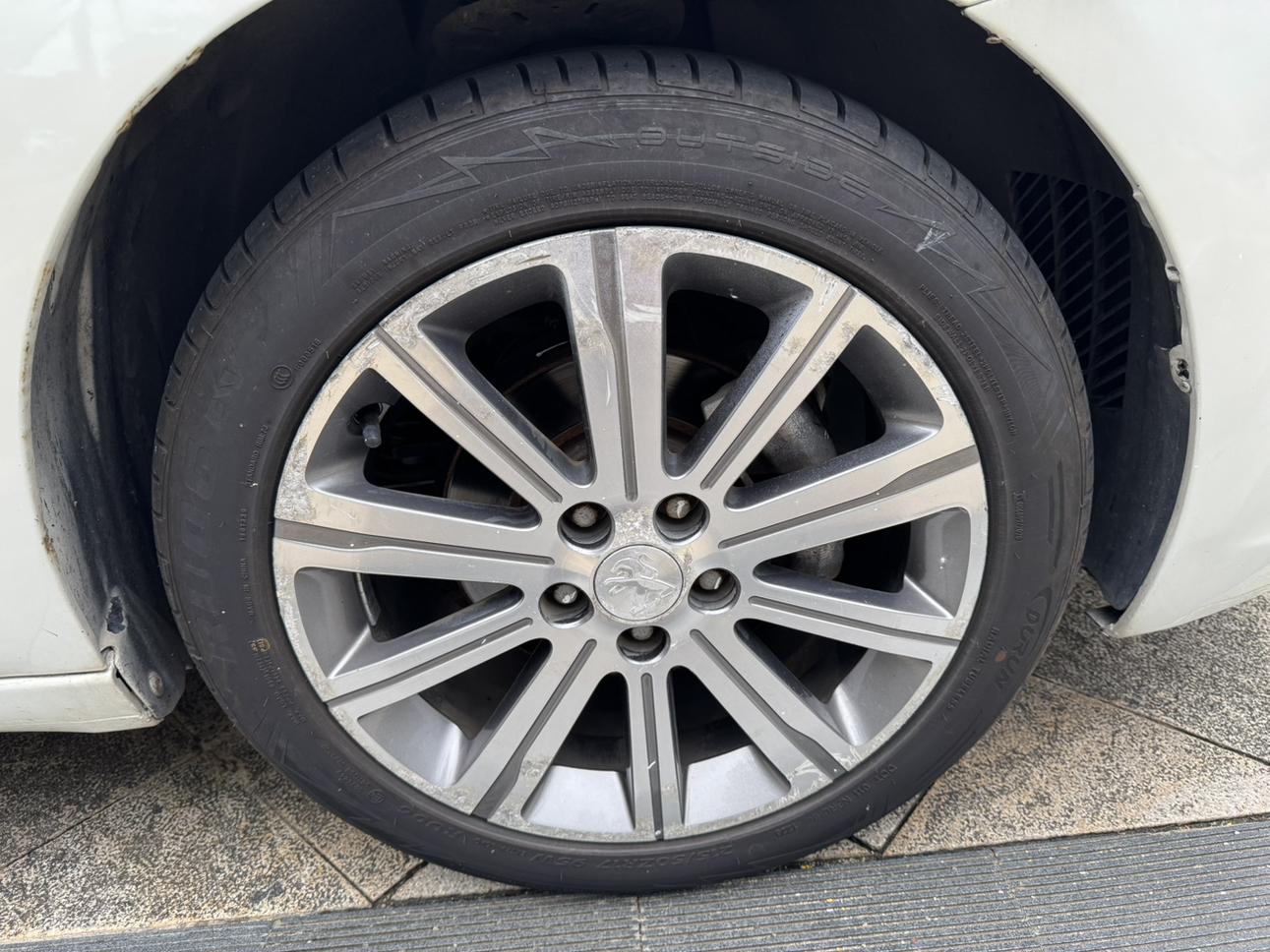Peugeot 408 2015 thumb 5