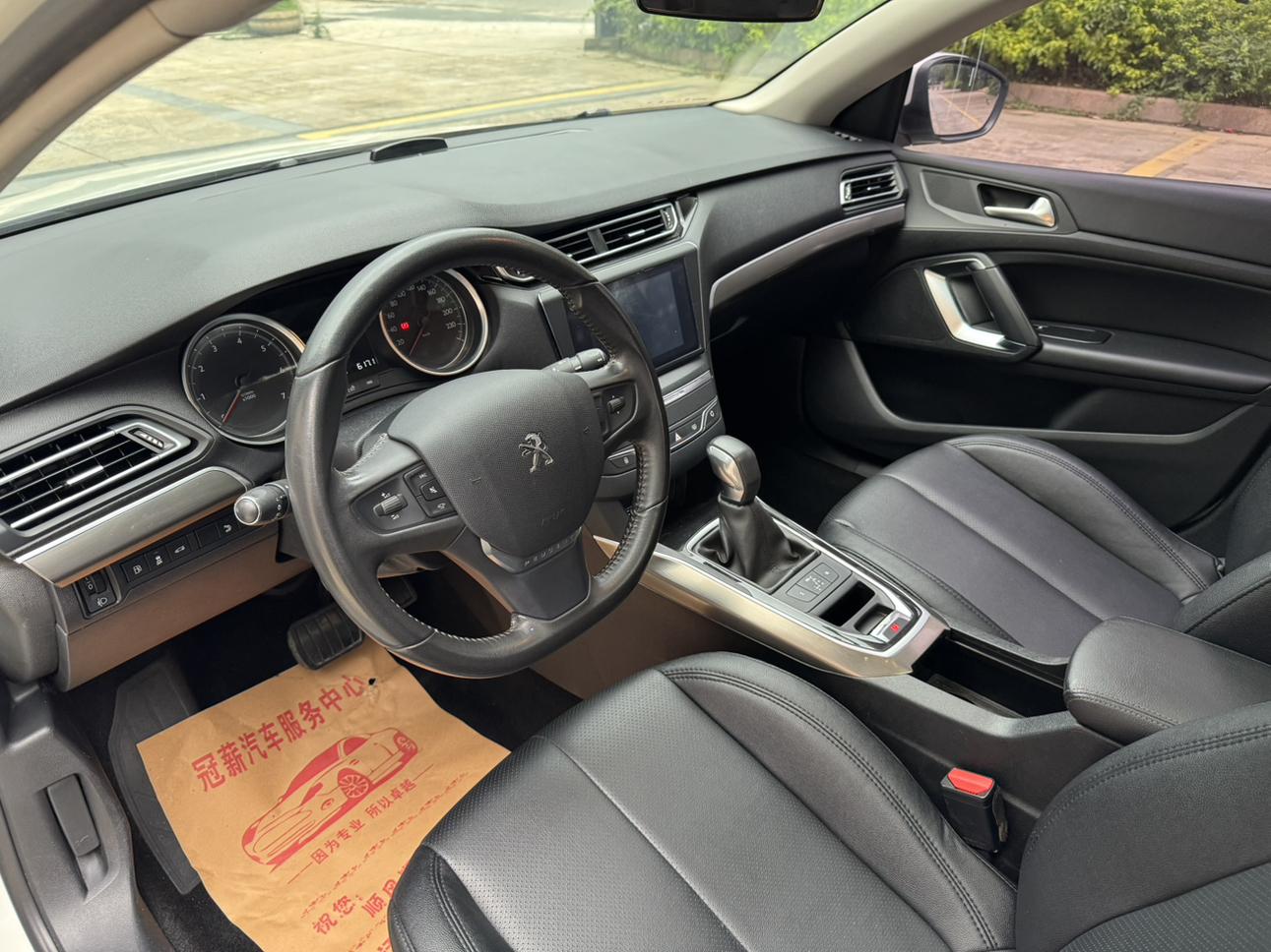 Peugeot 408 2015 thumb 10