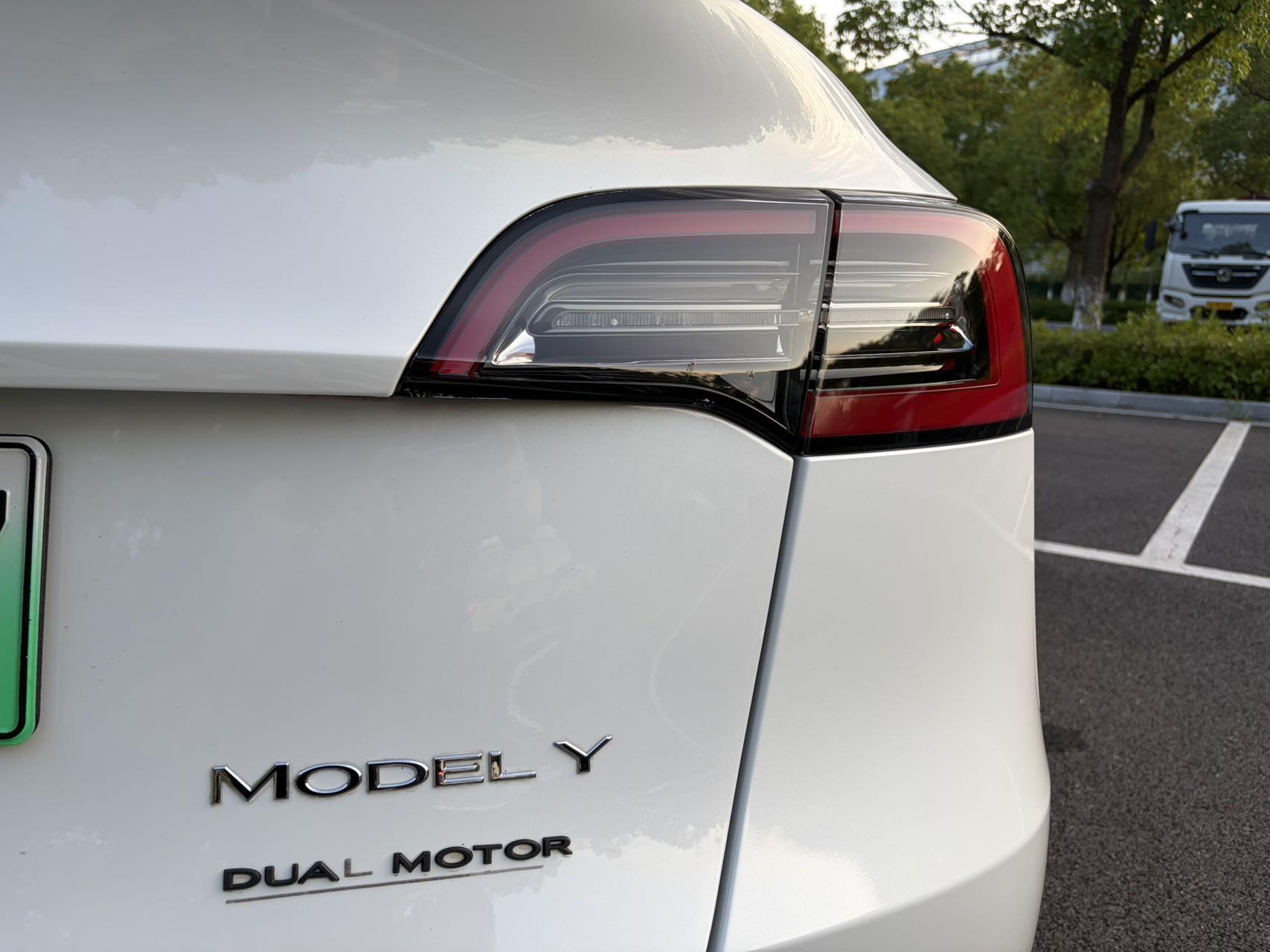 Tesla Model Y 2021 thumb 5
