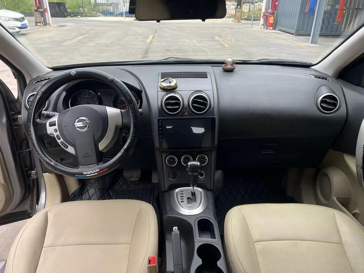 Nissan Qashqai+2 2011 thumb 5