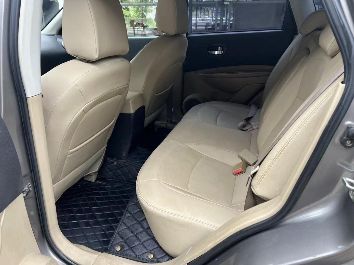Nissan Qashqai+2 2011 thumb 7
