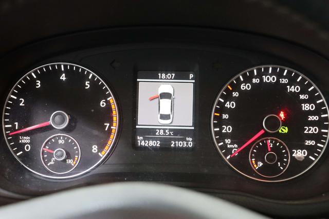 Volkswagen Passat (North America and China) 2014 thumb 12
