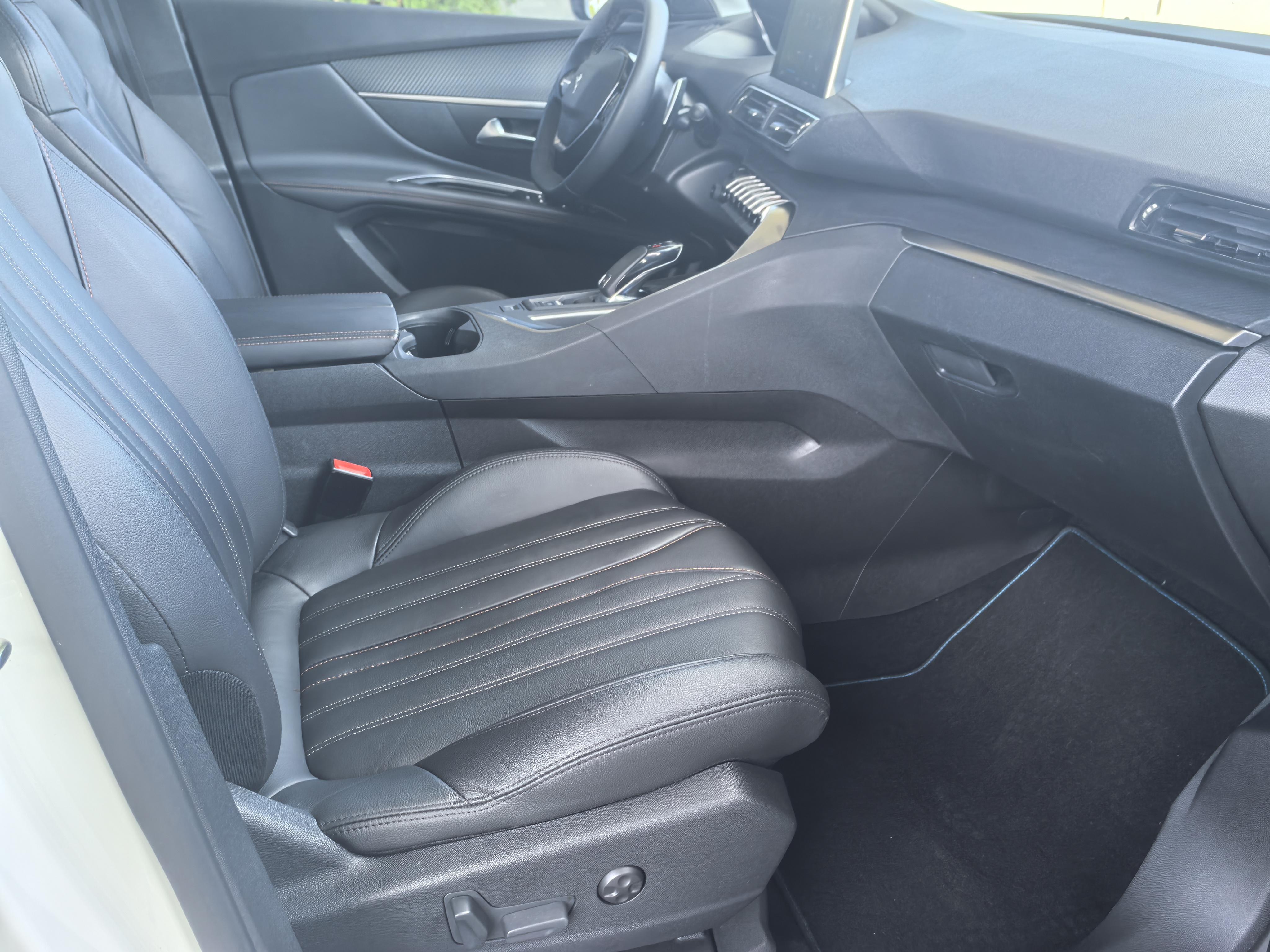 Peugeot 5008 2017 thumb 5