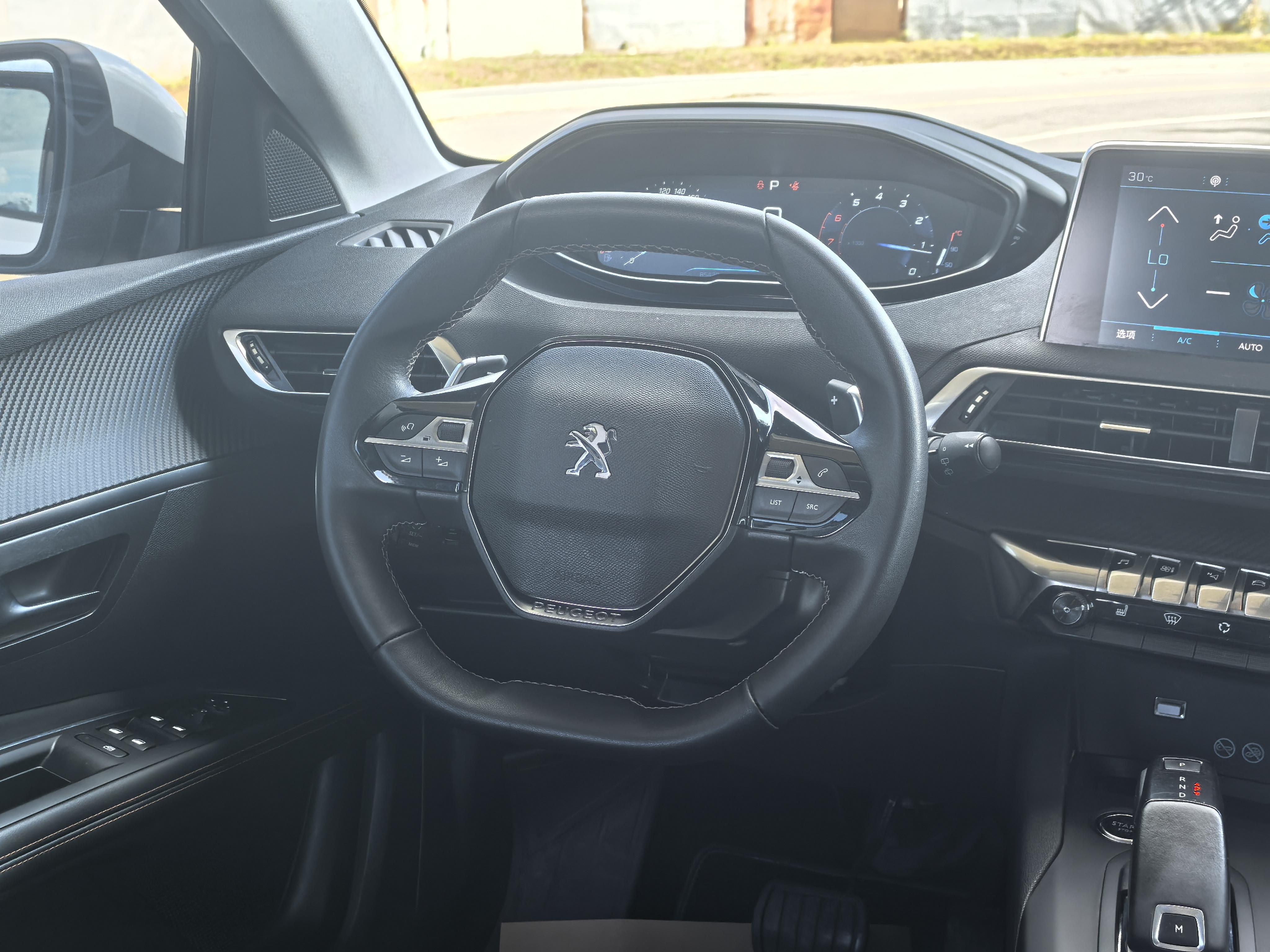 Peugeot 5008 2017 thumb 9