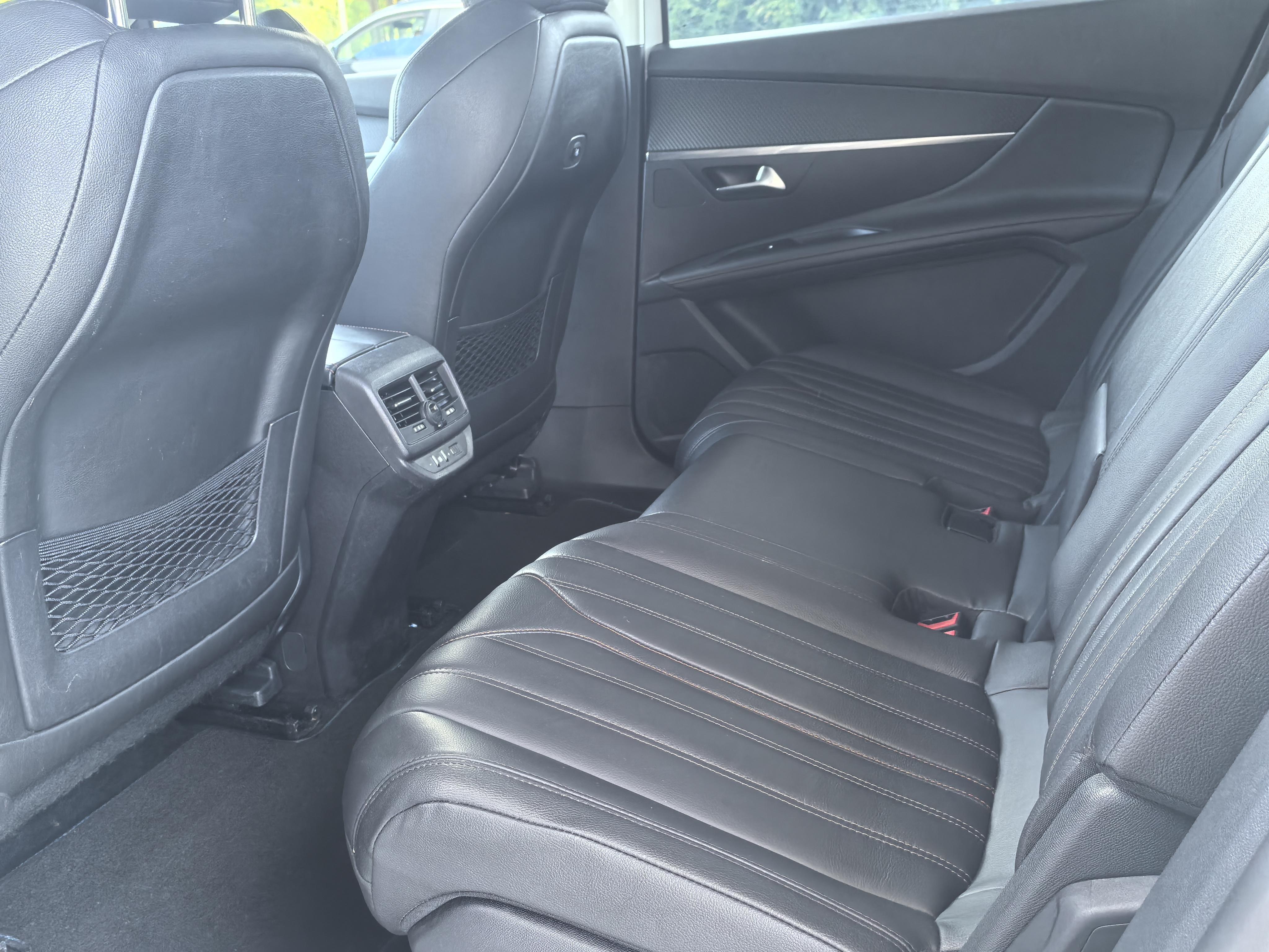 Peugeot 5008 2017 thumb 12