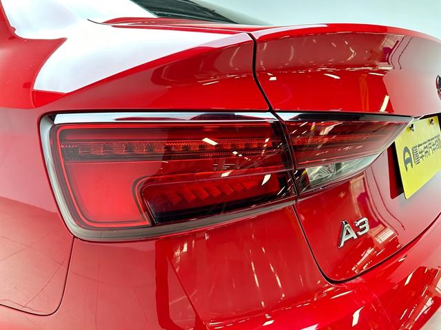Audi A3 2019 thumb 11