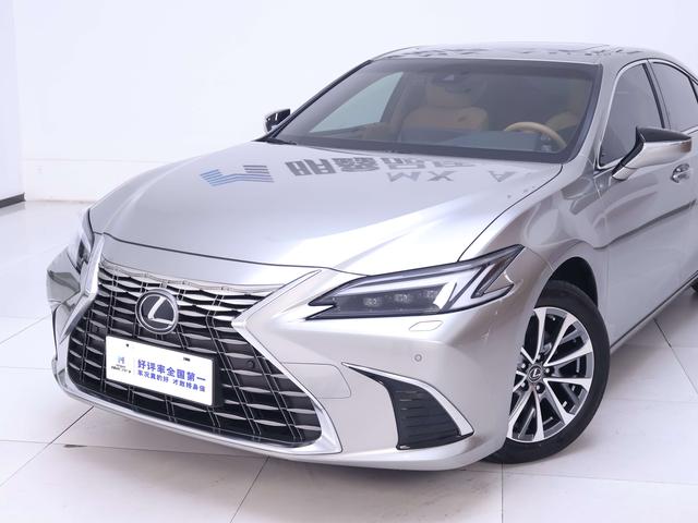 Lexus ES 2025 thumb 10