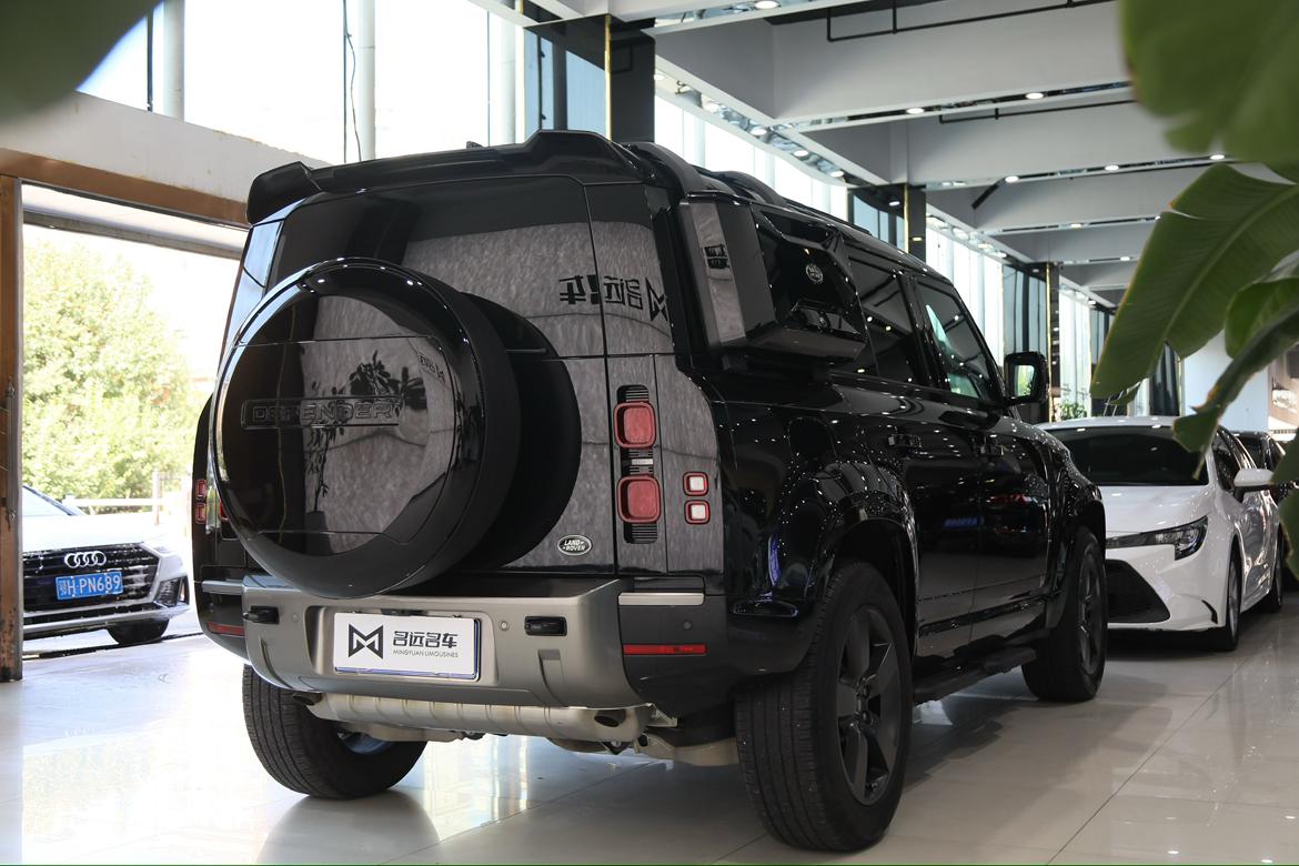 Land Rover Defender 2024 thumb 4