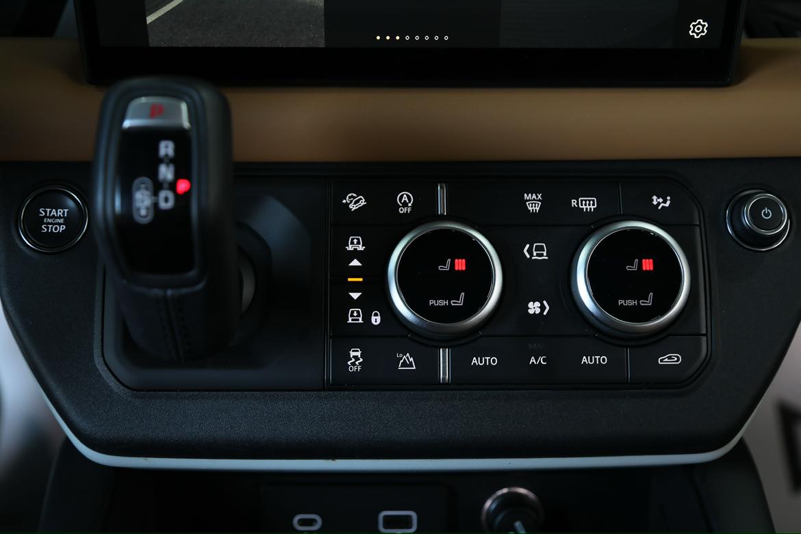 Land Rover Defender 2024 thumb 7