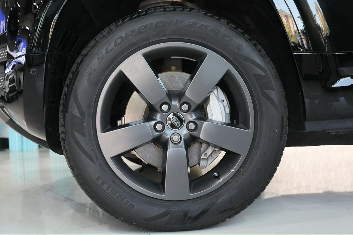 Land Rover Defender 2024 thumb 9