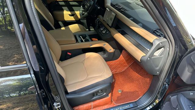 Land Rover Defender 2025 thumb 4