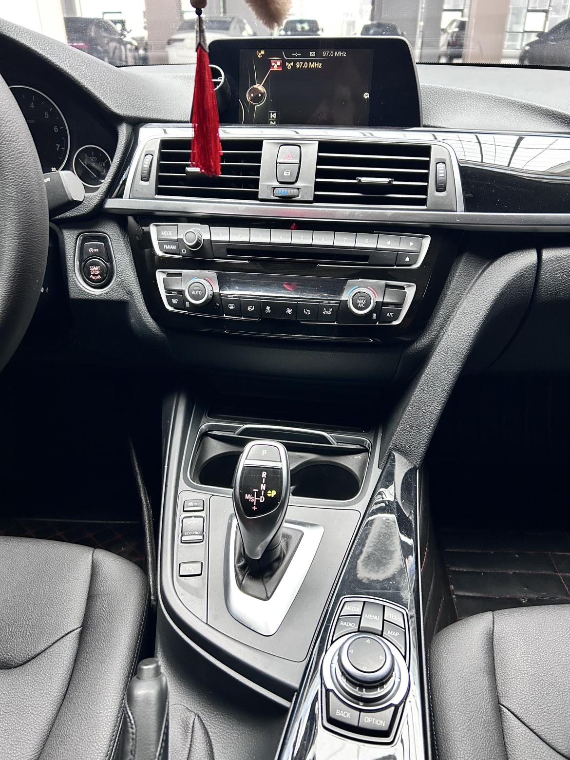 BMW 3 серии 2017 thumb 11