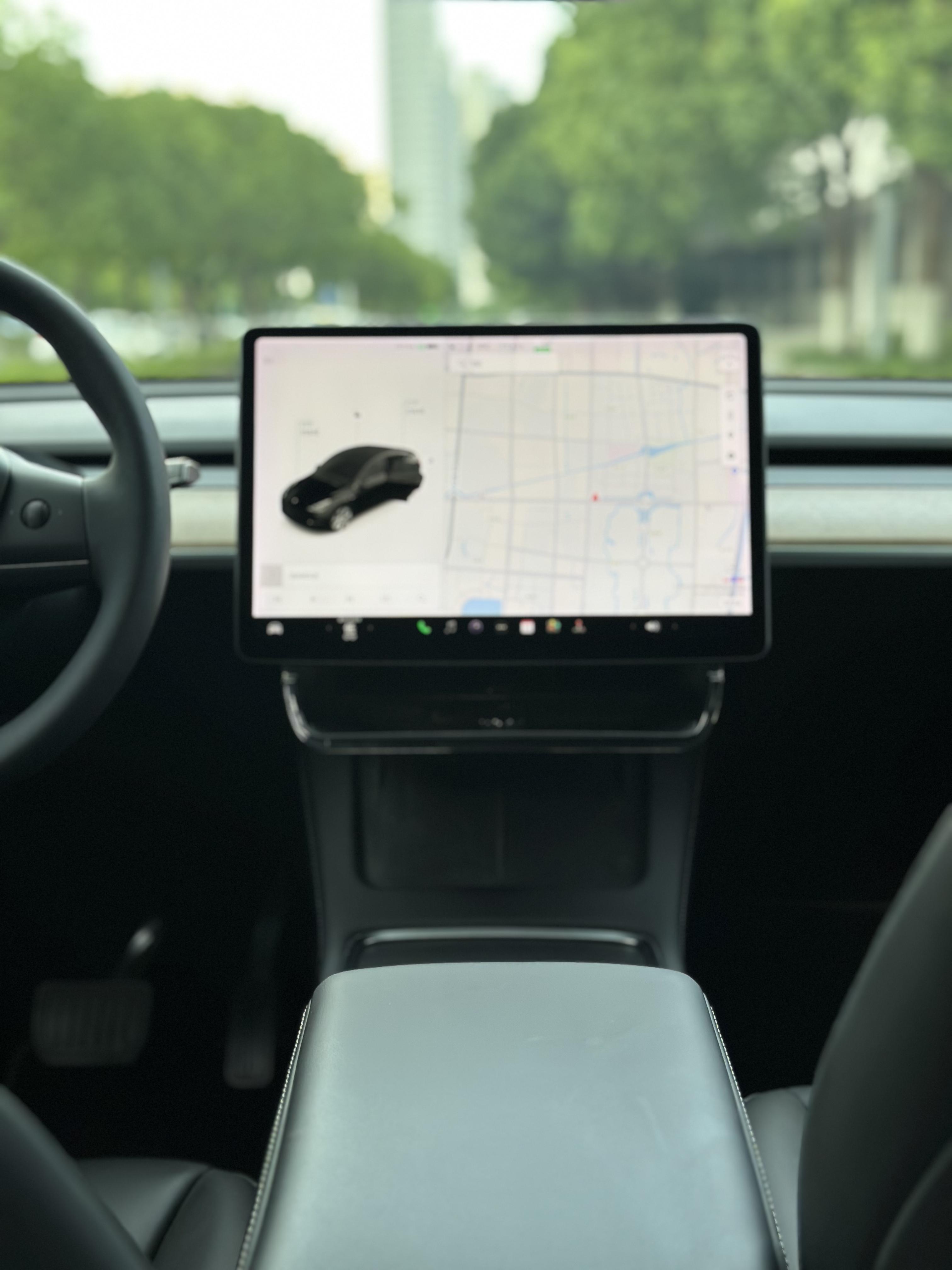 Tesla Model Y 2021 thumb 4