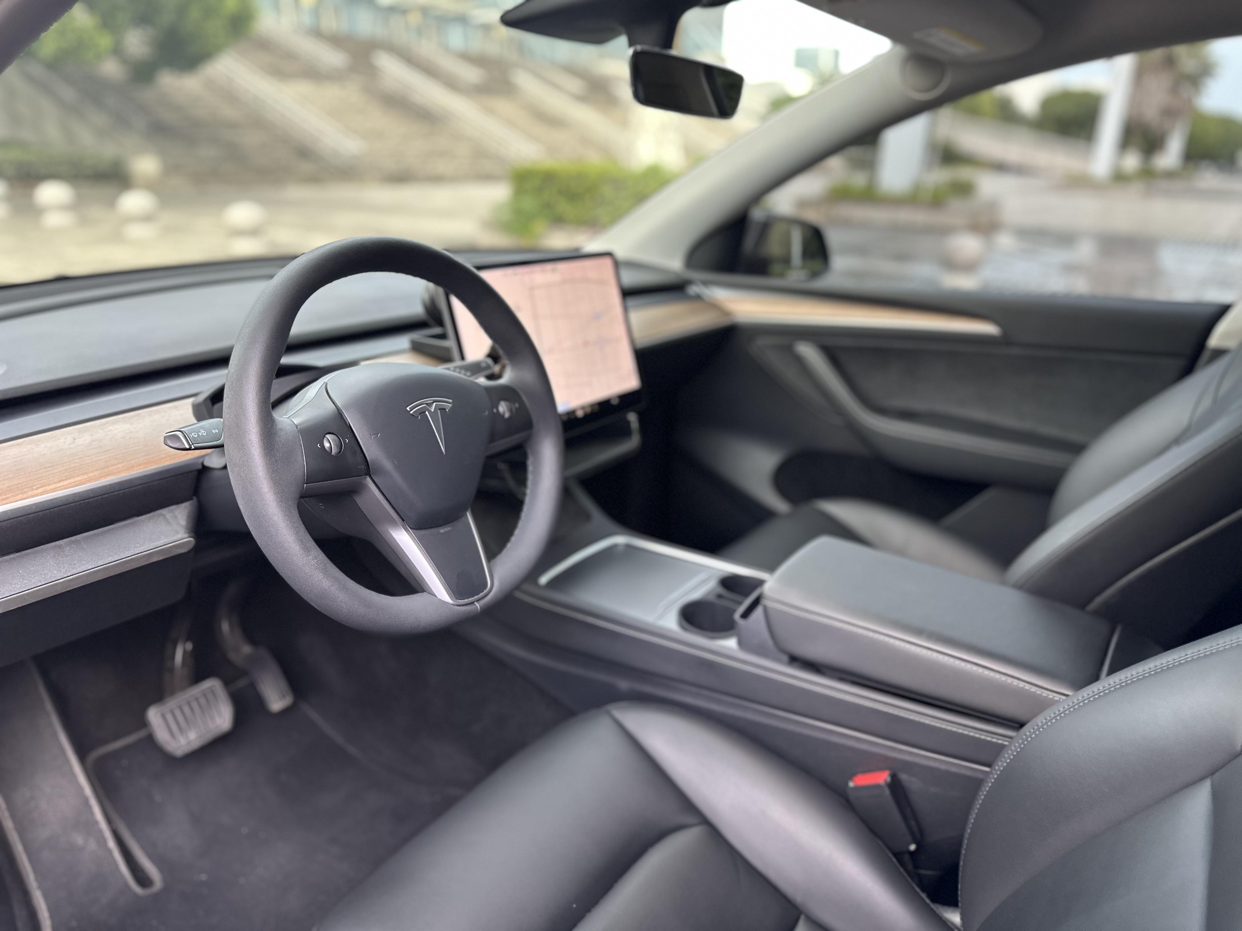 Tesla Model Y 2021 thumb 5