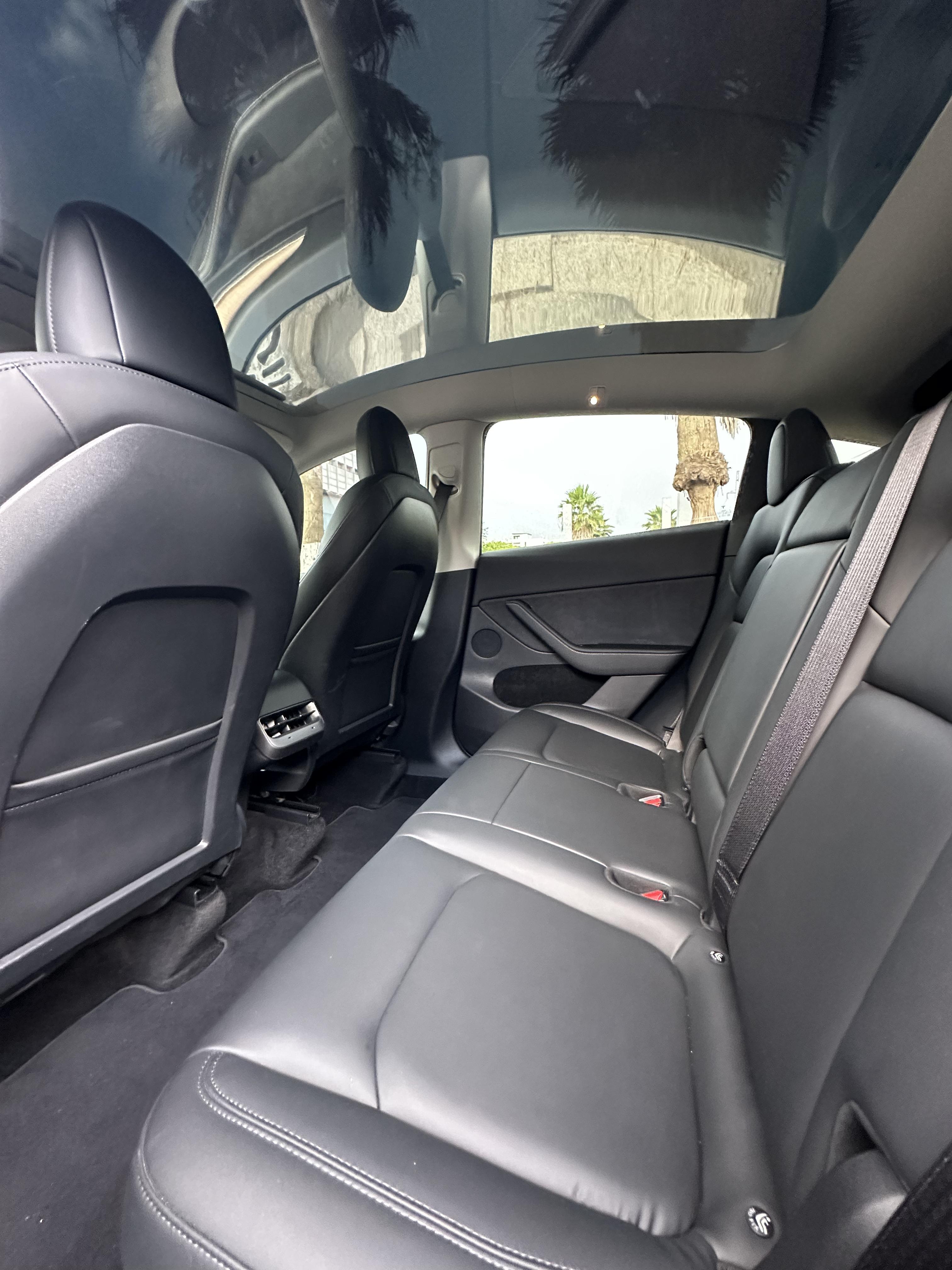 Tesla Model Y 2021 thumb 7