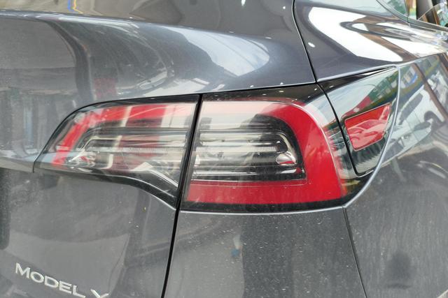 Tesla Model Y 2022 thumb 3